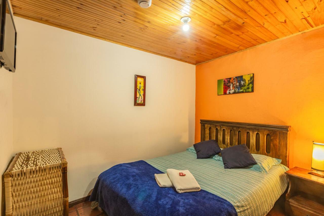 Hostal Sue Candelaria ボゴタ エクステリア 写真