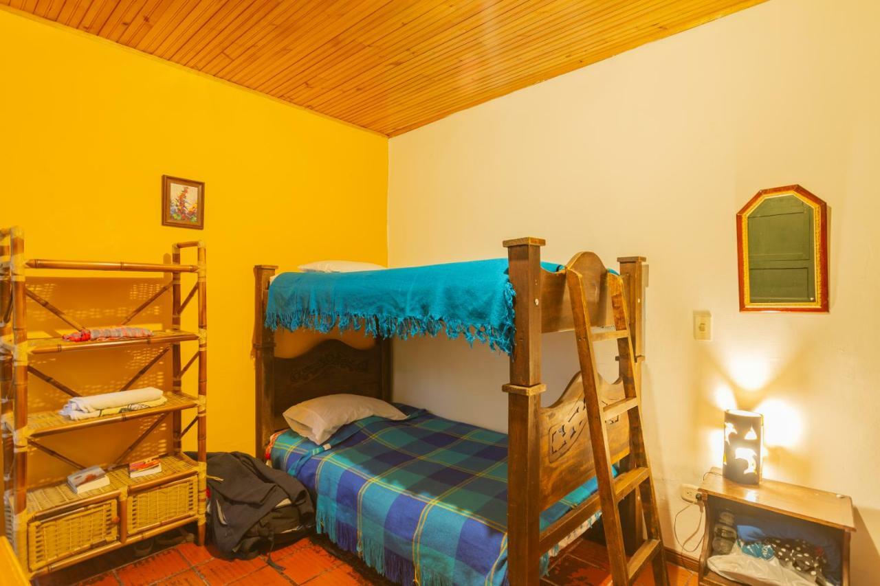 Hostal Sue Candelaria ボゴタ エクステリア 写真